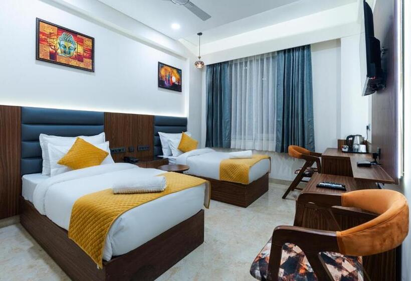 Cameră Deluxe, Palash