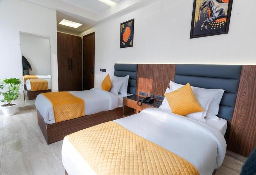 Cameră Deluxe, Palash