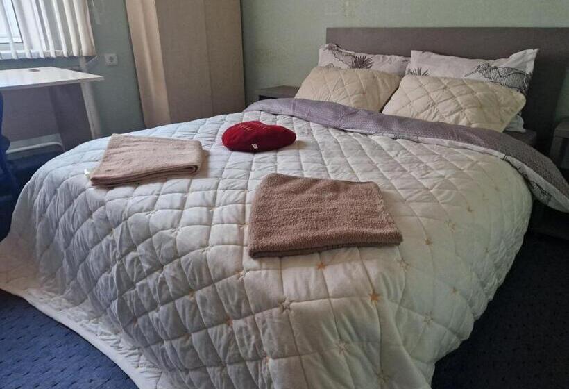 חדר סטנדרט, Mary&george