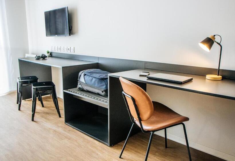 Номер Стандарт с Балконом, Twenty Business Flats Béziers