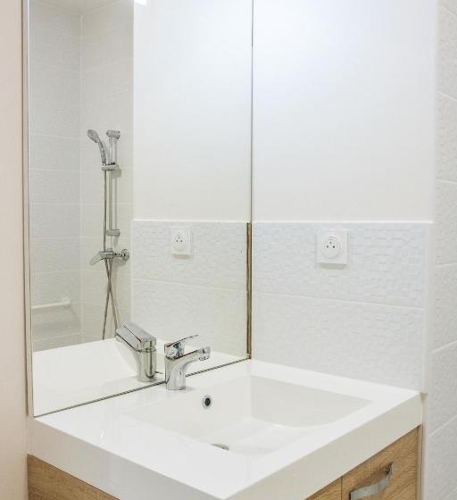 Номер Deluxe с Балконом, Twenty Business Flats Béziers