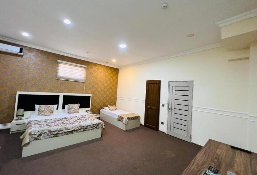 חדר סטנדרט לשלושה, Khegany Mall