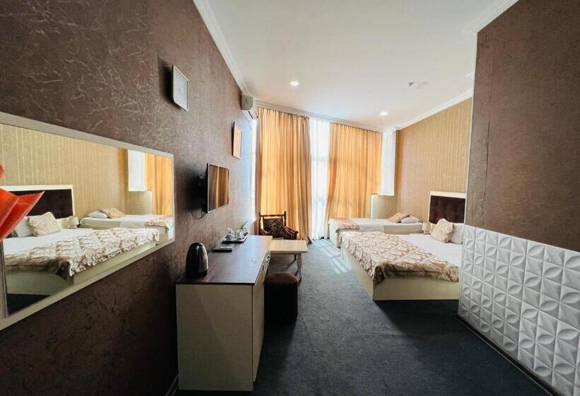 غرفة قياسية ثلاثية, Khegany Mall