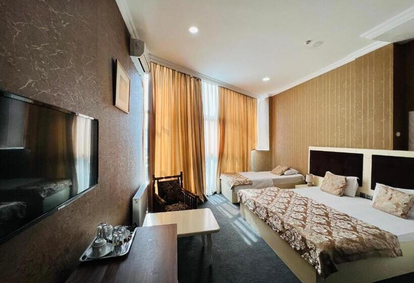 חדר סטנדרט לשלושה, Khegany Mall