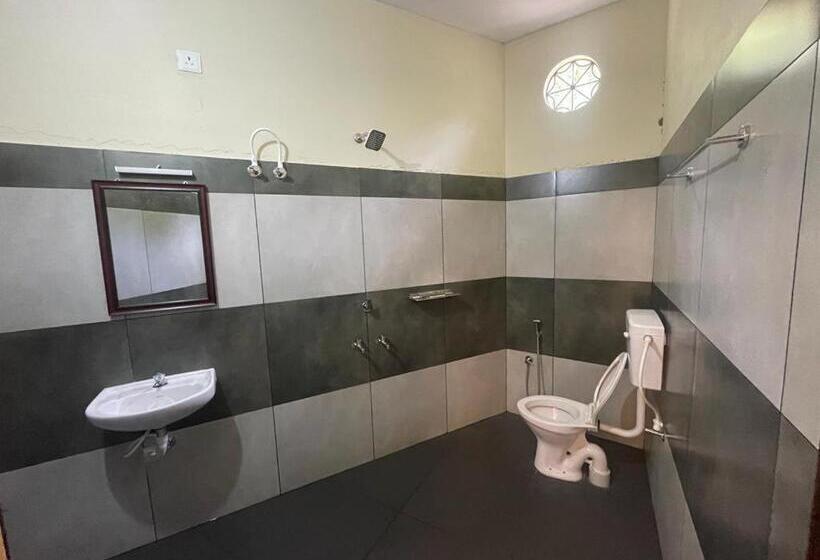 غرفة قياسية مزوَّدة بشُرفة, Kalpadiyil