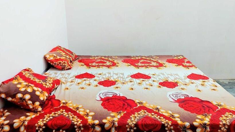 Трехместный Номер Классика, Oyo Atithi Guest House