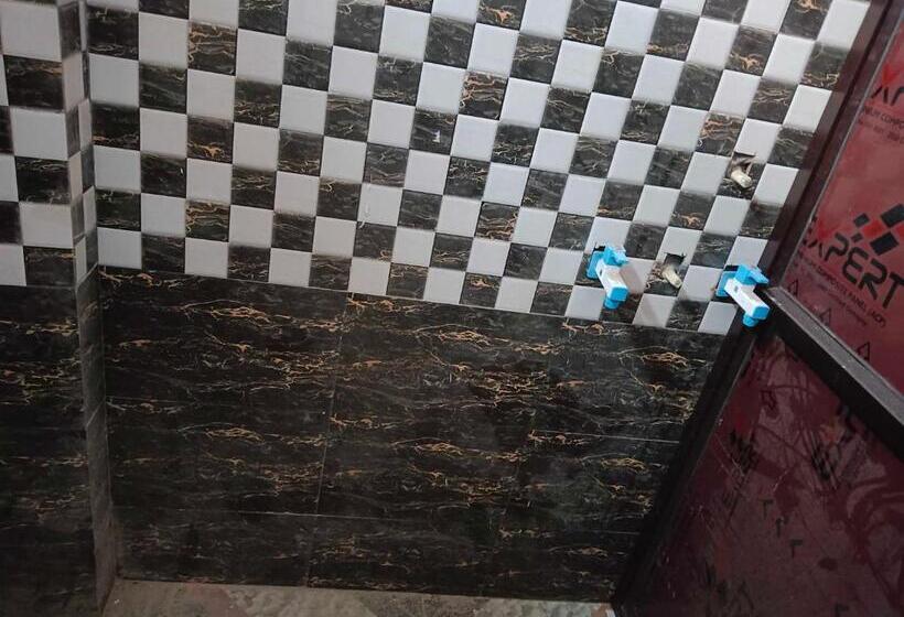 غرفة كلاسيكية ثلاثية, Oyo Atithi Guest House