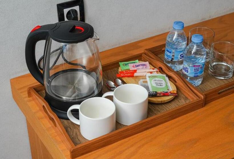 带城市景观的套间, Razane Hôtel