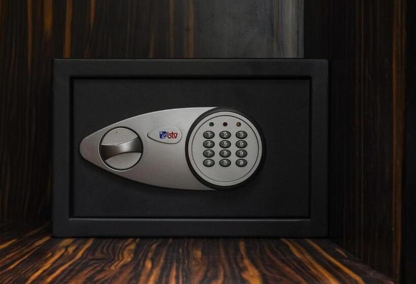 带城市景观的套间, Razane Hôtel