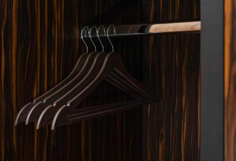 带城市景观的套间, Razane Hôtel