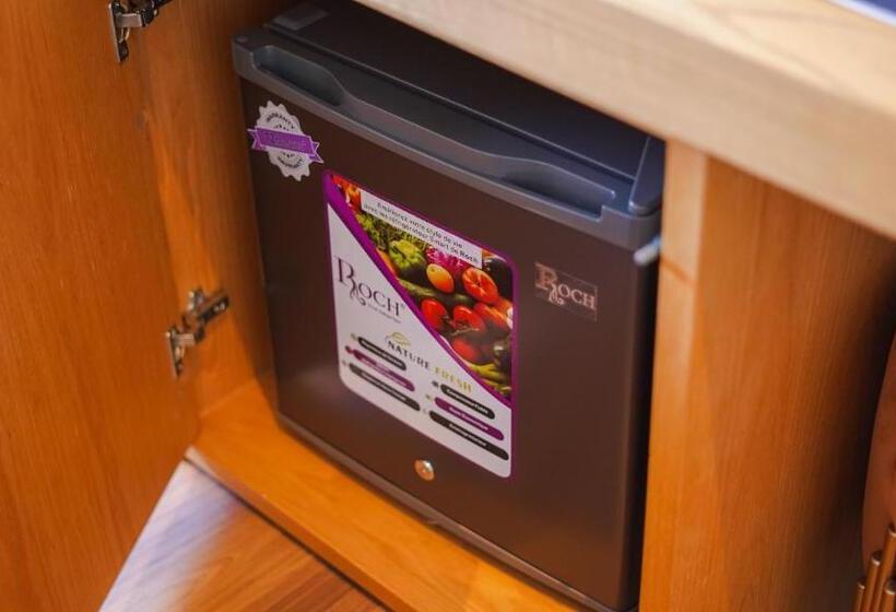 标准间带阳台, Razane Hôtel