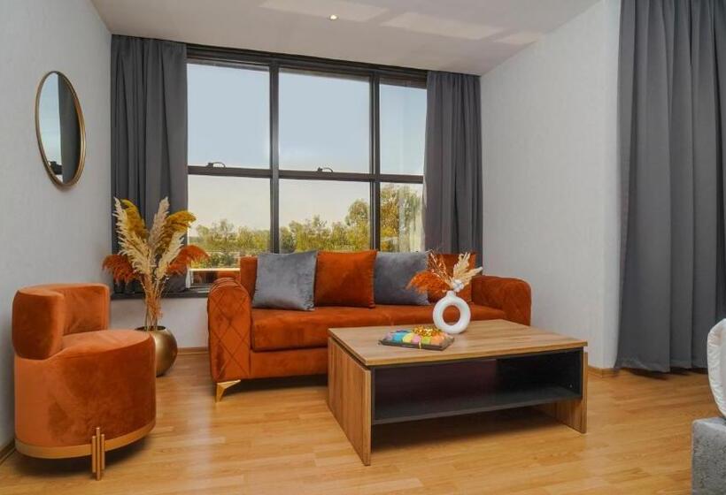 带城市景观的套间, Razane Hôtel