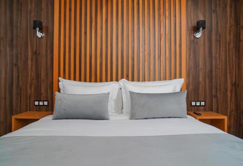 标准间带阳台, Razane Hôtel