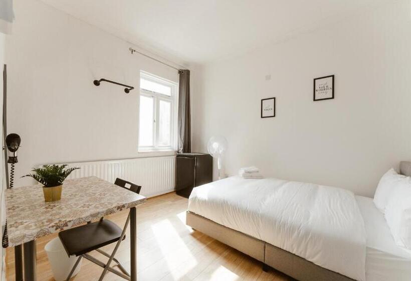 חדר סטנדרט חדר אמבטיה משותף, Leyton Comfy Double Rooms   50