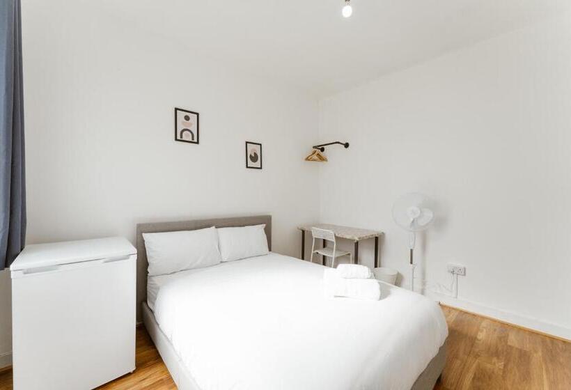 Номер Стандарт Совместная Ванная, Leyton Comfy Double Rooms   50