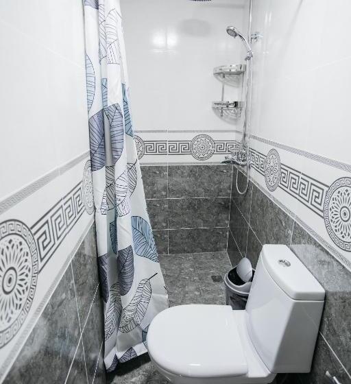 غرفة قياسية ثلاثية, Nazarxan