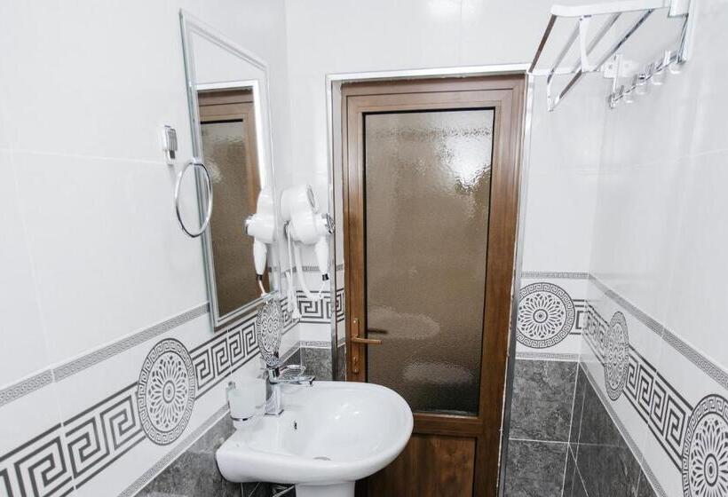 Номер Стандарт Трехместный, Nazarxan