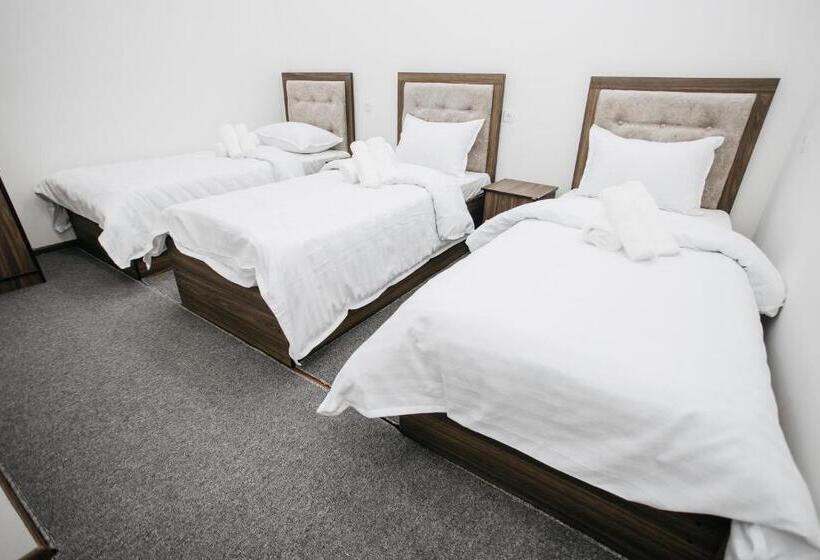 غرفة قياسية ثلاثية, Nazarxan