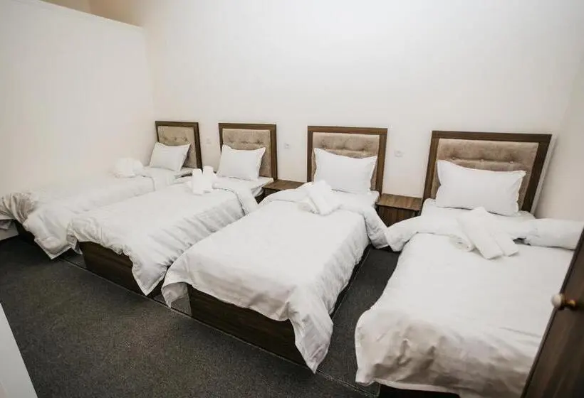 スタンダード４人部屋, Nazarxan