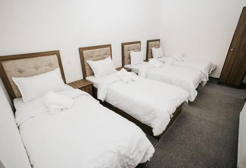スタンダード４人部屋, Nazarxan