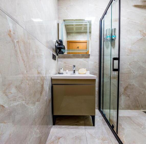 غرفة قياسية فردية, Dem Premium Hotel   Round Trip Airport Service   Istanbul International Airport