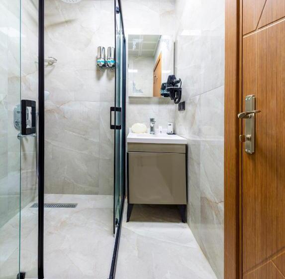 غرفة ديلوكس عائلية, Dem Premium Hotel   Round Trip Airport Service   Istanbul International Airport