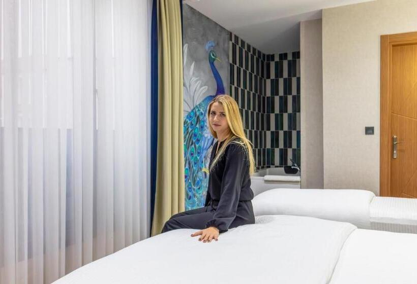 اتاق خانوادگی, Dem Premium Hotel   Round Trip Airport Service   Istanbul International Airport