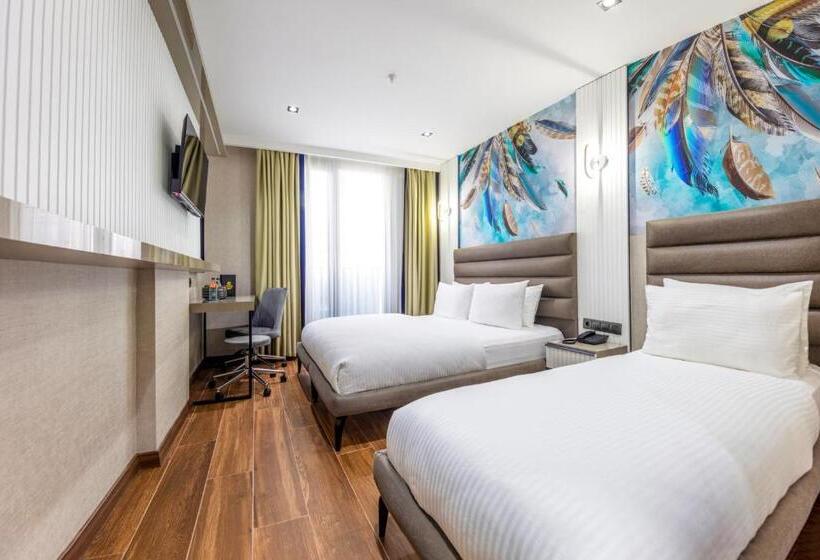 غرفة ديلوكس عائلية, Dem Premium Hotel   Round Trip Airport Service   Istanbul International Airport