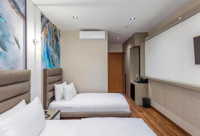 غرفة ديلوكس عائلية, Dem Premium Hotel   Round Trip Airport Service   Istanbul International Airport