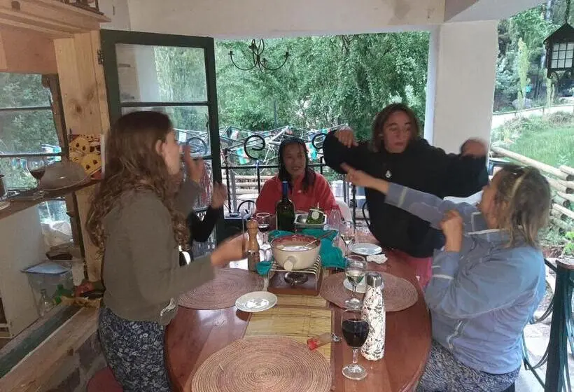 اتاق استاندارد چهار تخته, Hostal Crisol