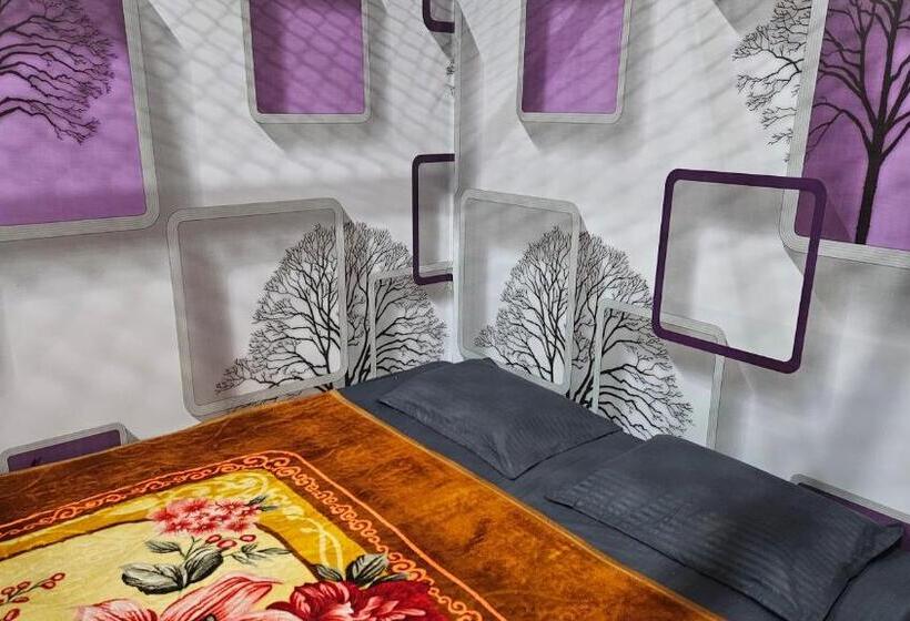 Quarto Basic, Vrindavan Nivas Near Prem Mandir Bankey Bihari