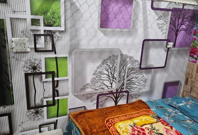 Quarto Basic, Vrindavan Nivas Near Prem Mandir Bankey Bihari