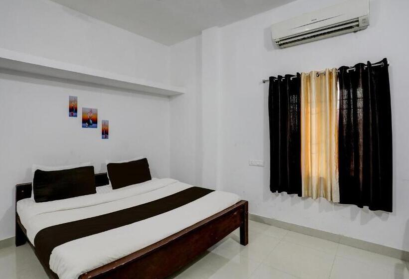 三人经典房间, Oyo Flagship Morya Classic