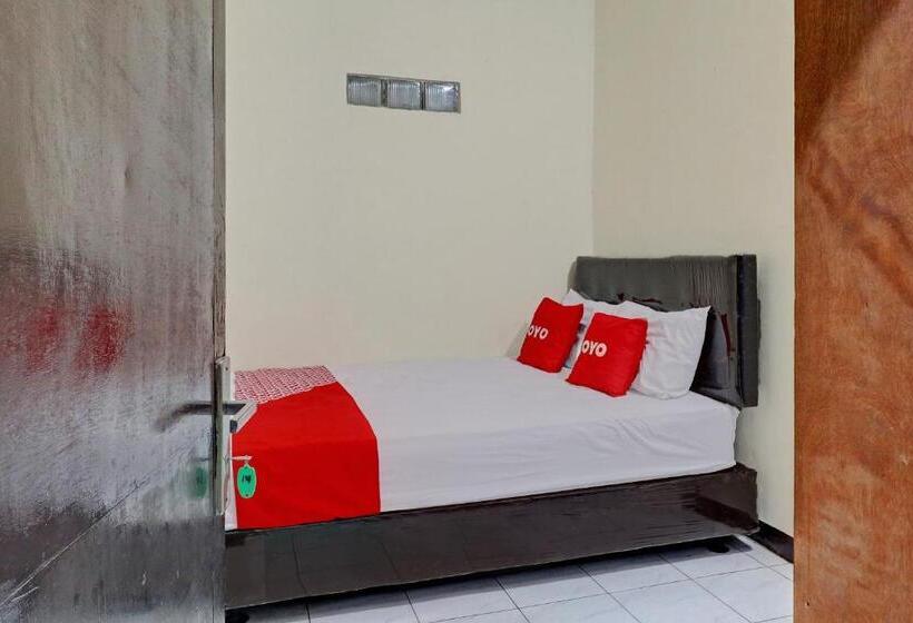 Номер Deluxe, Oyo Life 92685 Kost Arimbi