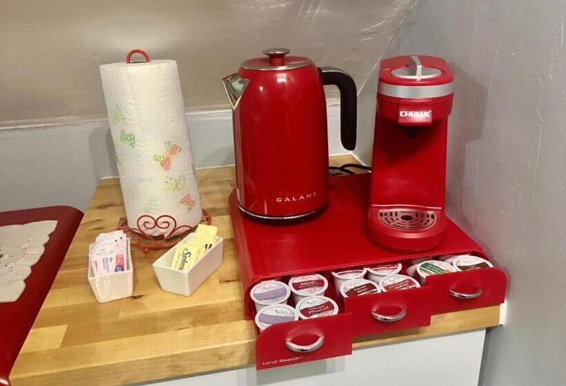 디럭스 스튜디오, Contemporary Studio