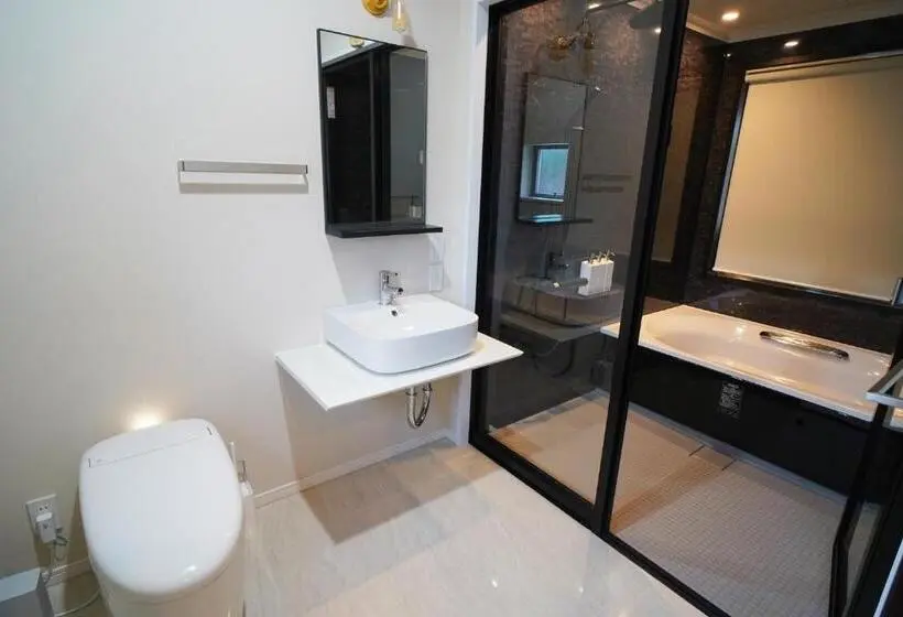 デラックストリプルルーム, Etcetera Guest House