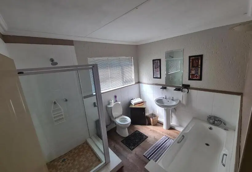 スーペリアールーム, Lakeside Guesthouse