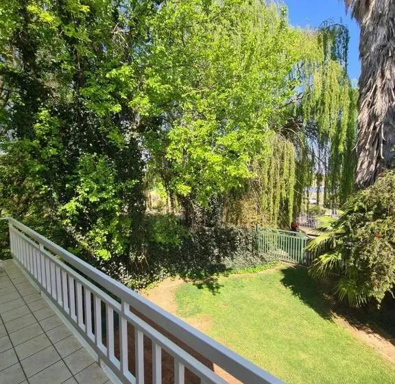 シングルデラックスルーム, Lakeside Guesthouse