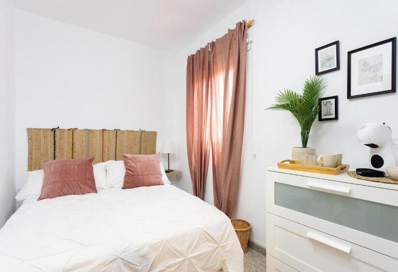 اتاق لوکس, Eden Rentals 101 Surfy Stylish Bed&coffee Room