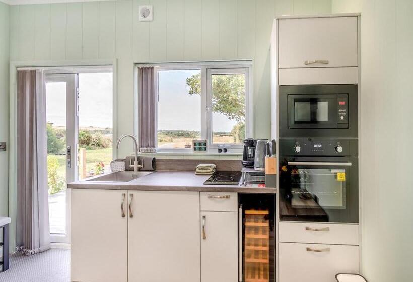 Дом 1 Спальня, Calvesland Hideaway