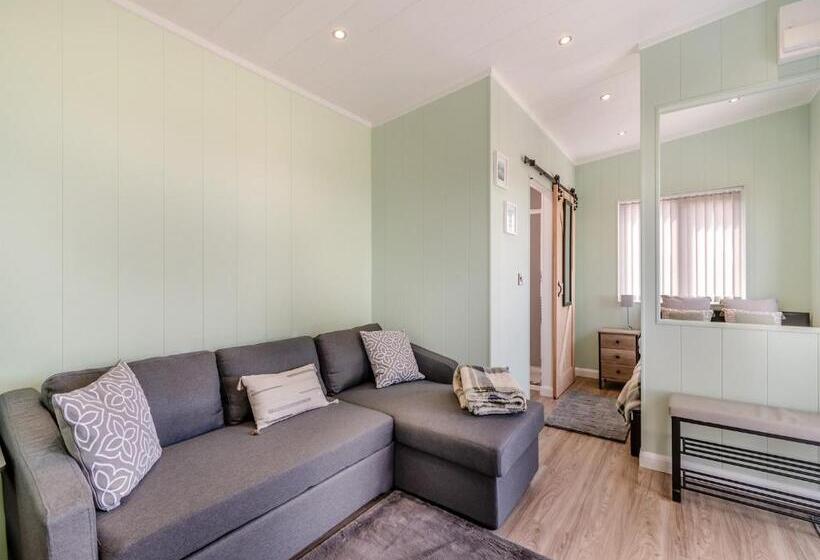 Дом 1 Спальня, Calvesland Hideaway