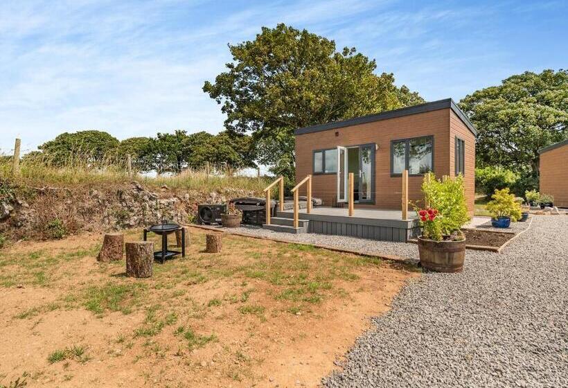 Дом 1 Спальня, Calvesland Hideaway