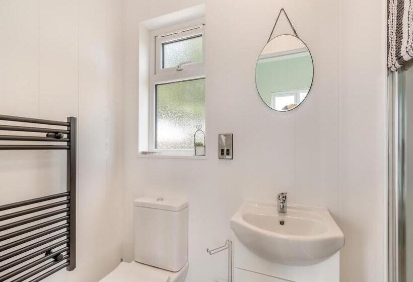 Дом 1 Спальня, Calvesland Hideaway