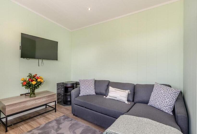 Дом 1 Спальня, Calvesland Hideaway