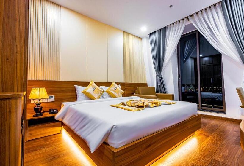 اتاق لوکس با تخت بزرگ, Tokyo Hotel Phan Rang