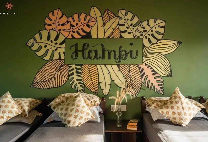 Deluxe Neljän Hengen Huone, Zostel Hampi