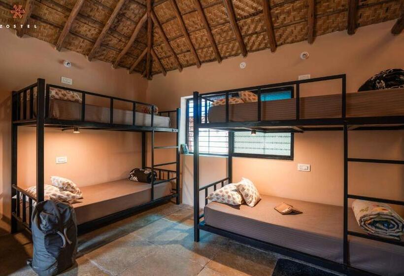 מיטה בחדר משותף, Zostel Hampi