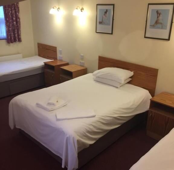 غرفة قياسية ثلاثية, Oak House