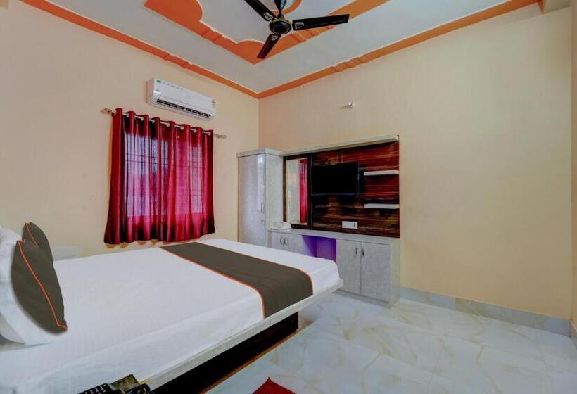 חדר דלוקס לשלושה, Super Collection O Siddhi Vinayak Hotel & Banquets