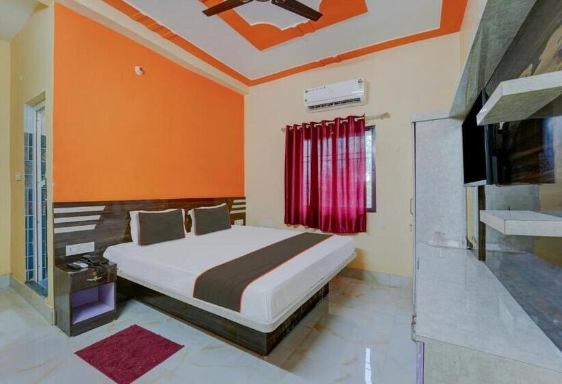 חדר דלוקס לשלושה, Super Collection O Siddhi Vinayak Hotel & Banquets